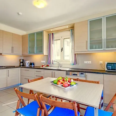 Vilă Luxury Diana With Private Swimming Pool Ligaria (Crete)